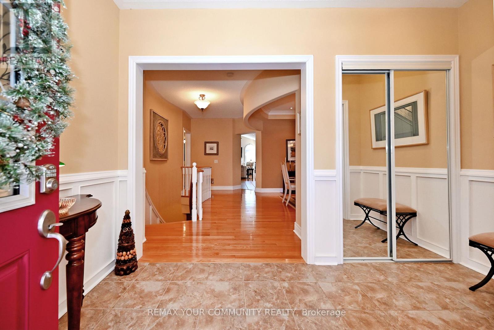 29 Turner Drive, Barrie (Bayshore), Ontario  L4N 6M5 - Photo 4 - S12738088