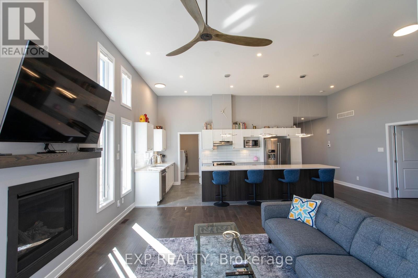 111 Frank Fisher Crescent, Mississippi Mills, Ontario  K0A 1A0 - Photo 11 - X12737462