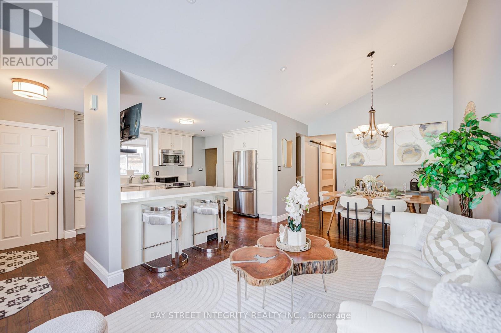 1224 Grange Road, Oakville, Ontario  L6H 1P7 - Photo 10 - W12738066