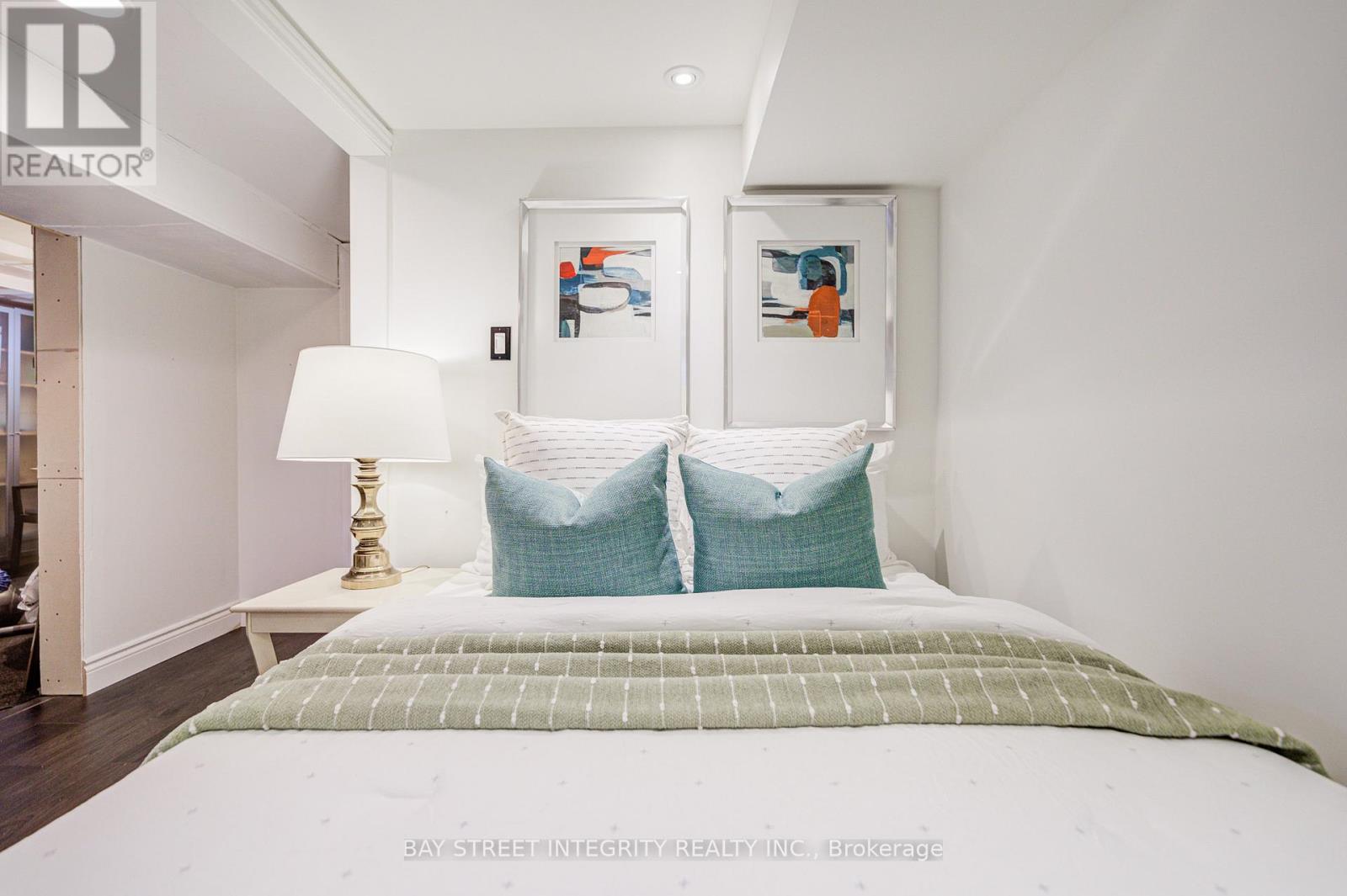 1224 Grange Road, Oakville, Ontario  L6H 1P7 - Photo 38 - W12738066