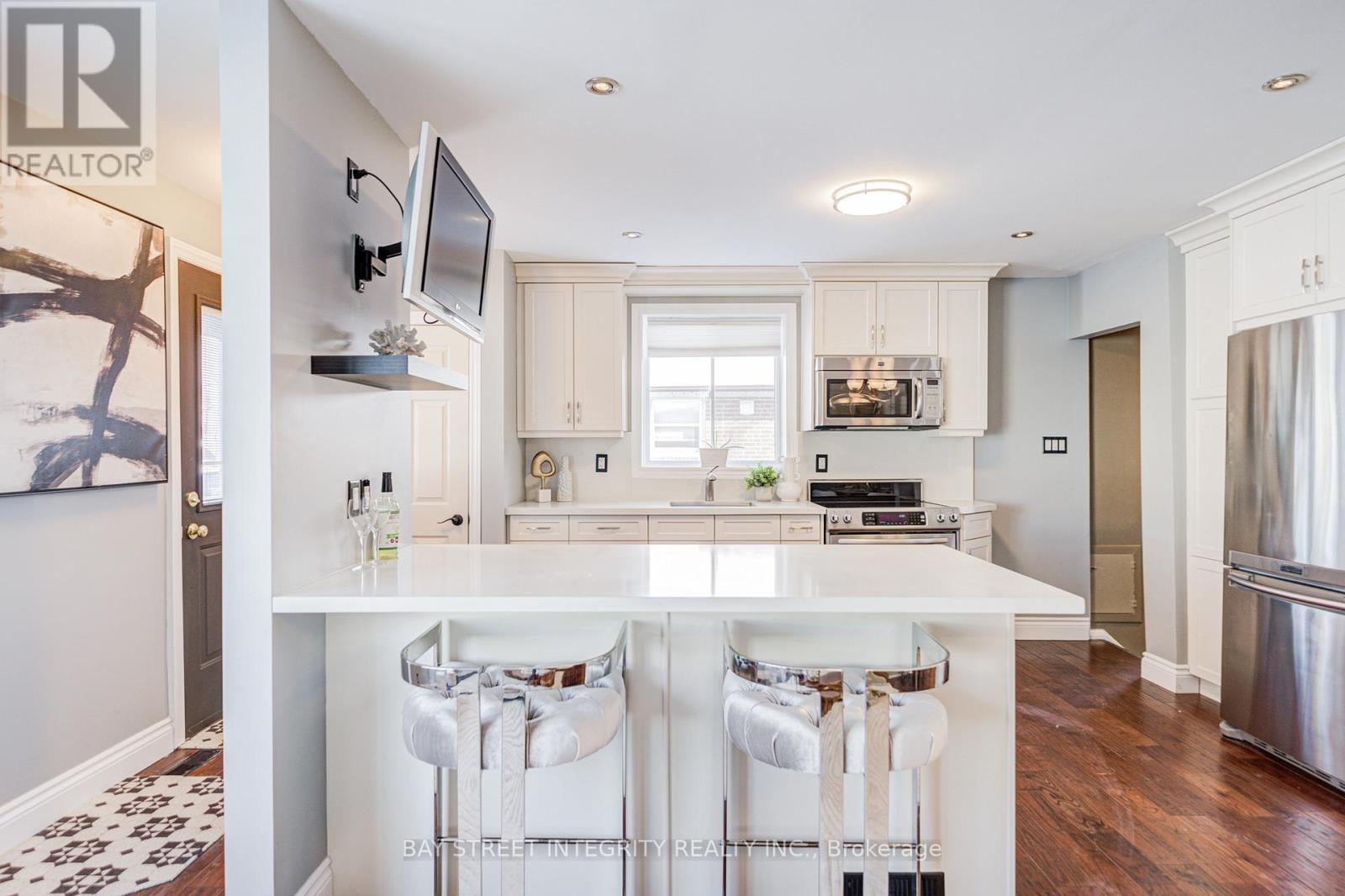 1224 Grange Road, Oakville, Ontario  L6H 1P7 - Photo 7 - W12738066