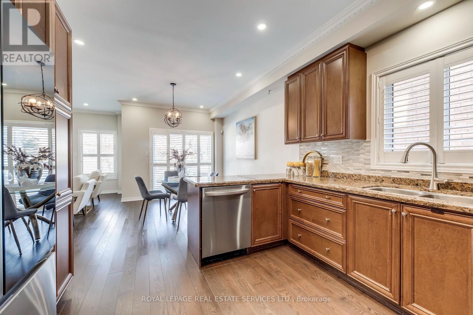 2467 Chaplin Road, Oakville, Ontario  L6H 7L6 - Photo 17 - W12738102