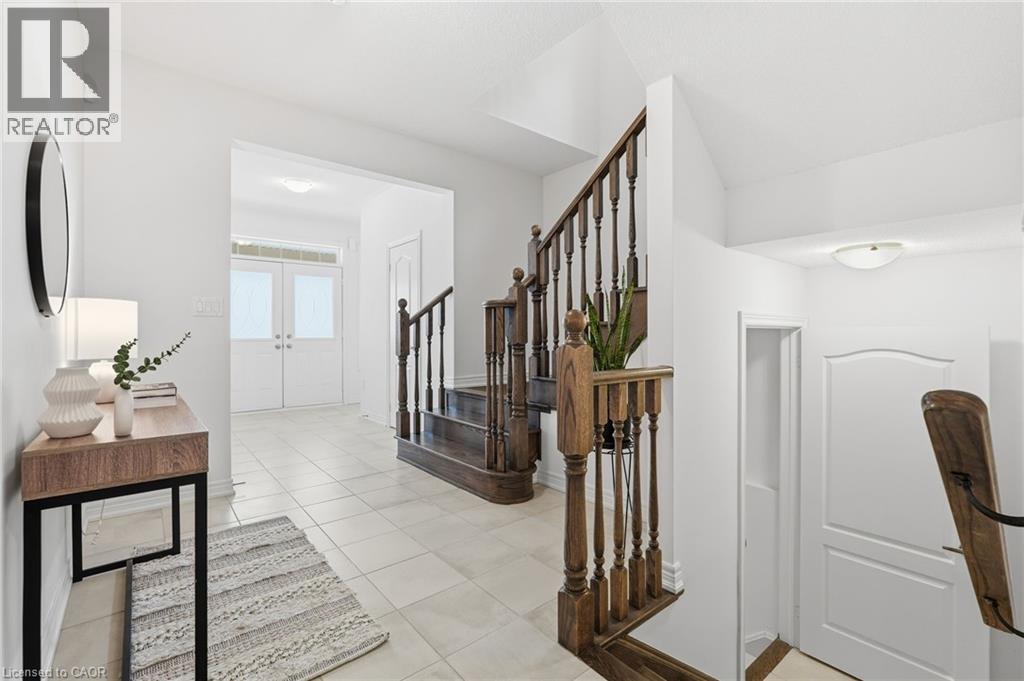 33 Mountain Heights Place, Waterdown, Ontario  L8B 1X7 - Photo 6 - 40796571