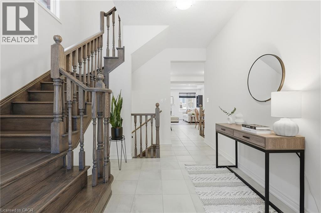 33 Mountain Heights Place, Waterdown, Ontario  L8B 1X7 - Photo 2 - 40796571