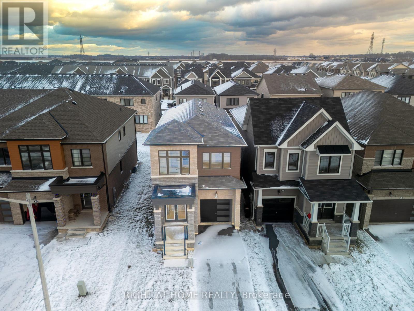 60 Concord Drive, Thorold, Ontario  L2V 0K9 - Photo 2 - X12738106