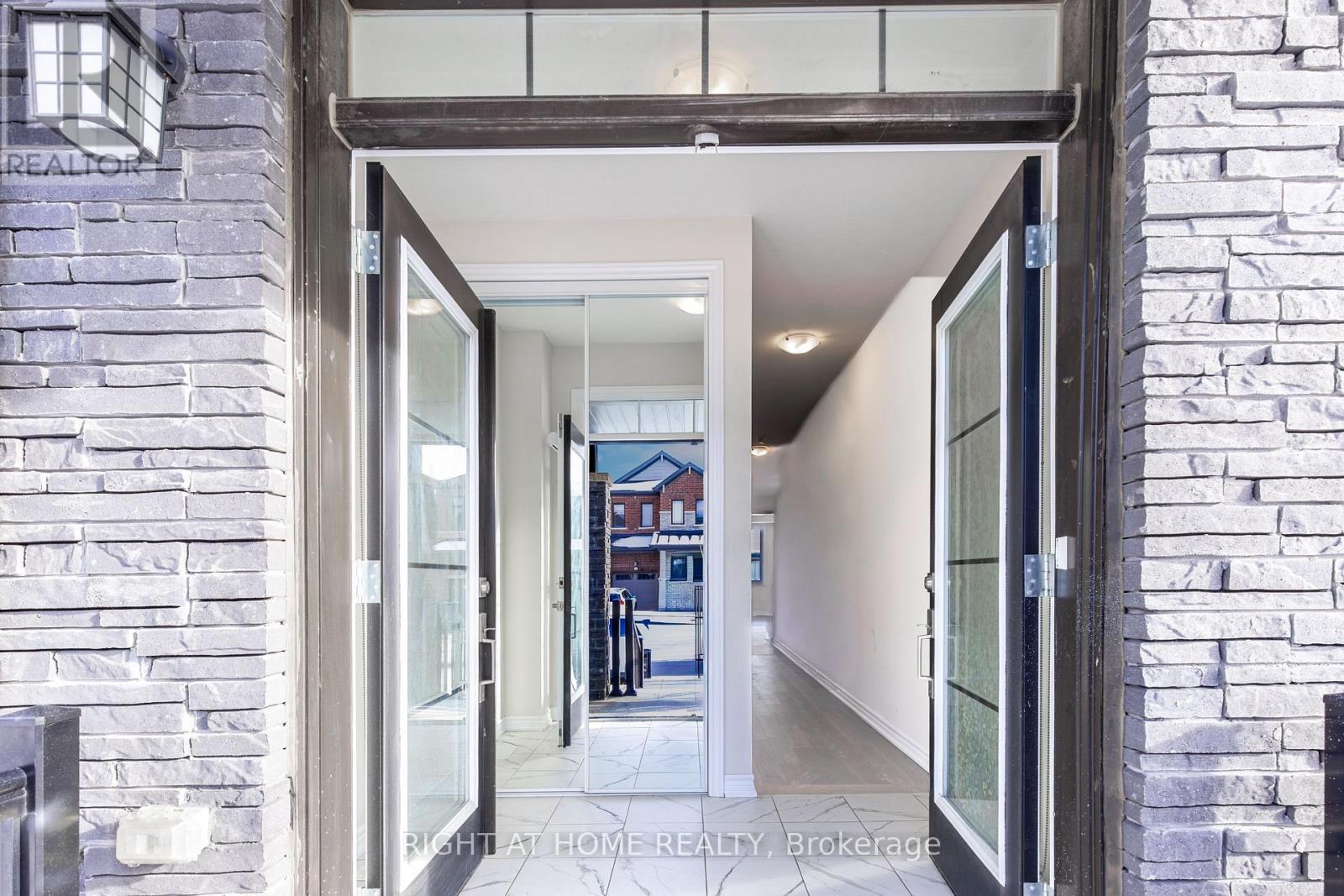 60 Concord Drive, Thorold, Ontario  L2V 0K9 - Photo 5 - X12738106