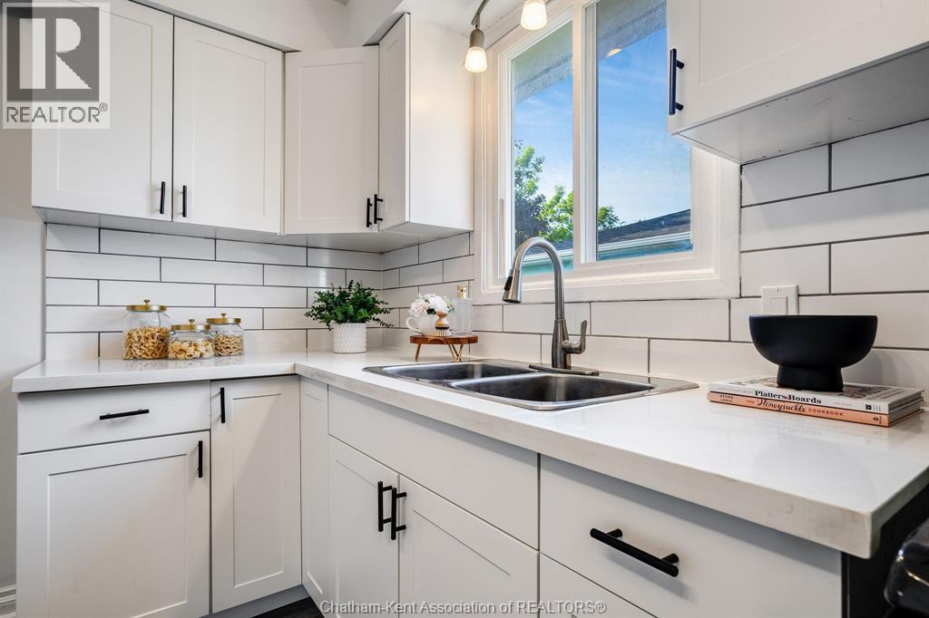 MLS# 26001754: 69 BRIDLE PATH ROAD, Wallaceburg, Canada