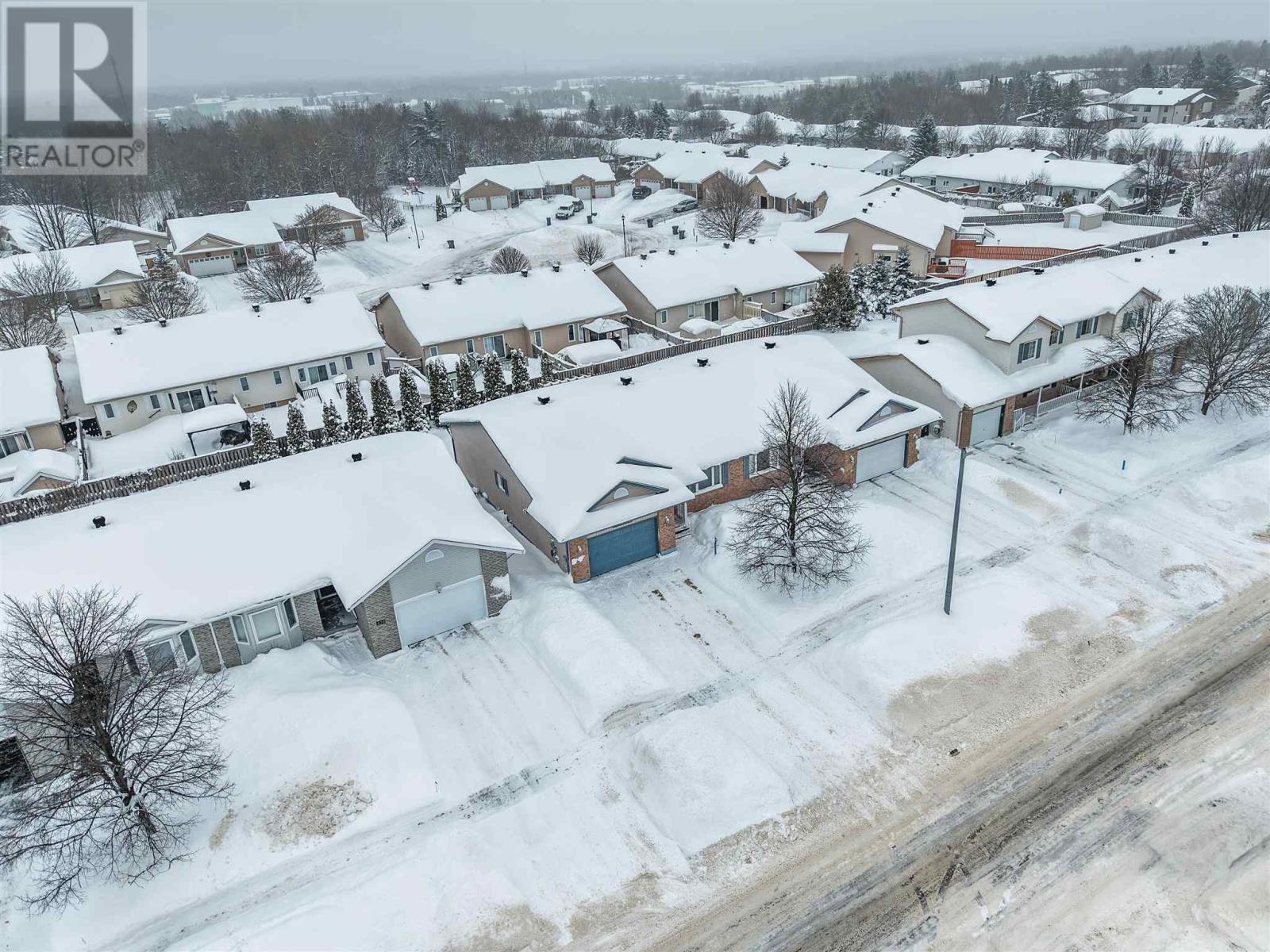 874 Lake St, Sault Ste. Marie, Ontario  P6B 6K2 - Photo 35 - SM260045