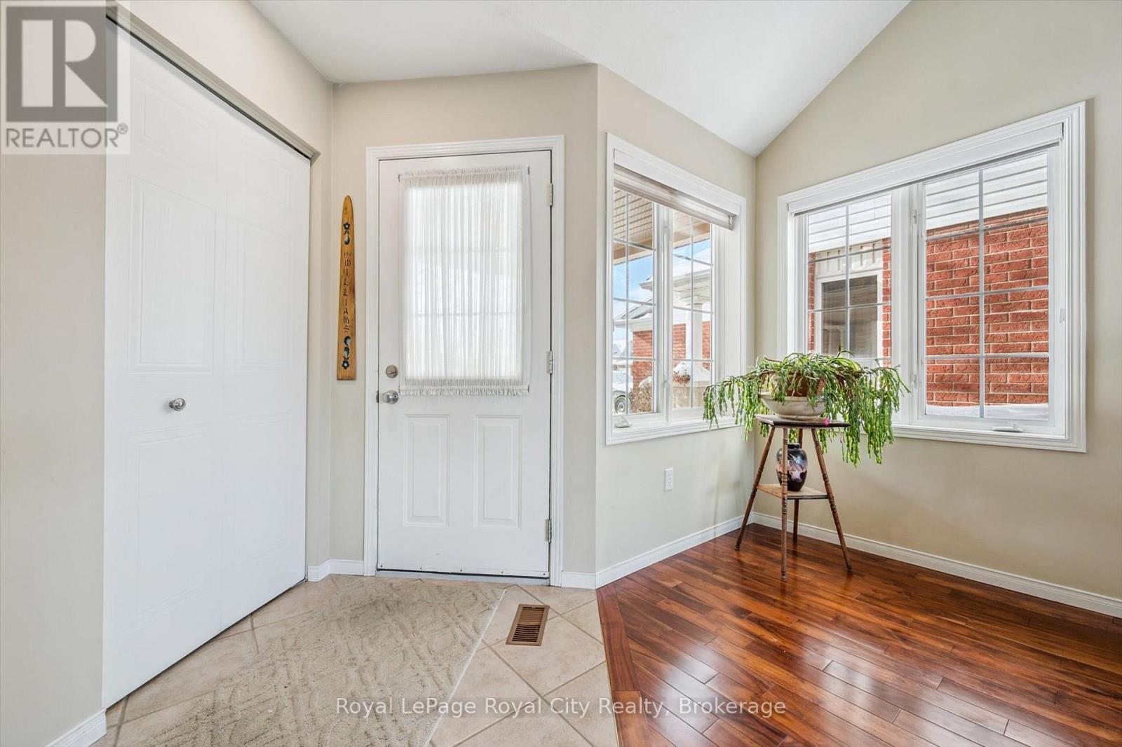 347 Starwood Drive, Guelph, Ontario  N1E 7A1 - Photo 3 - X12738220