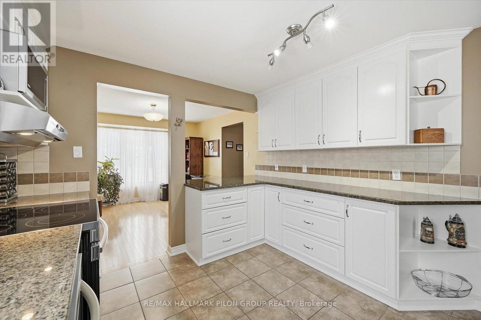 6093 Des Treflieres Gardens, Ottawa, Ontario  K1C 5T6 - Photo 5 - X12738170