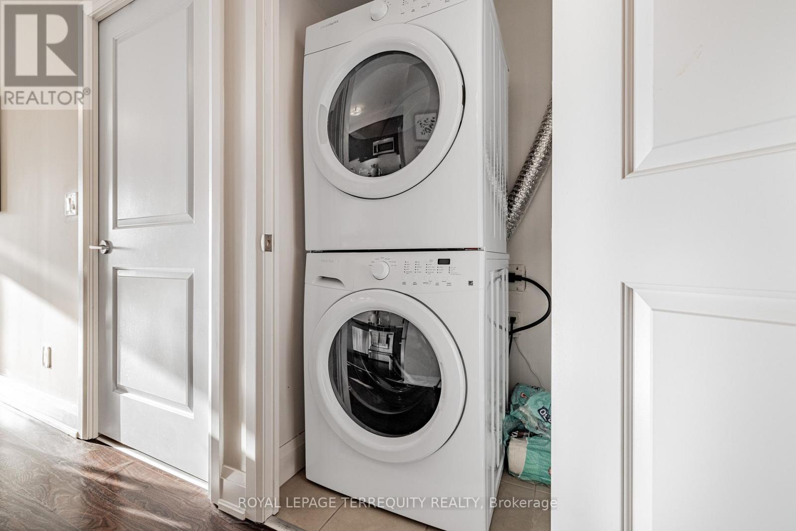 401 - 35 Fontenay Court, Toronto, Ontario  M9A 0E2 - Photo 18 - W12733008