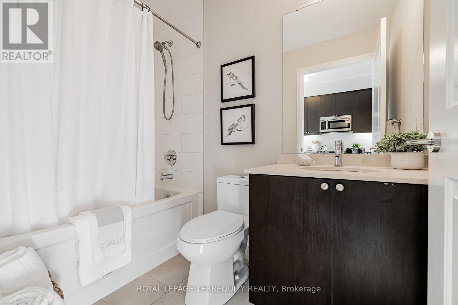 401 - 35 Fontenay Court, Toronto, Ontario  M9A 0E2 - Photo 13 - W12733008