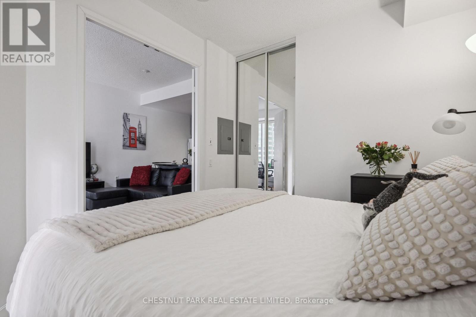 1014 - 85 Bloor Street E, Toronto, Ontario  M4W 3Y1 - Photo 15 - C12487998