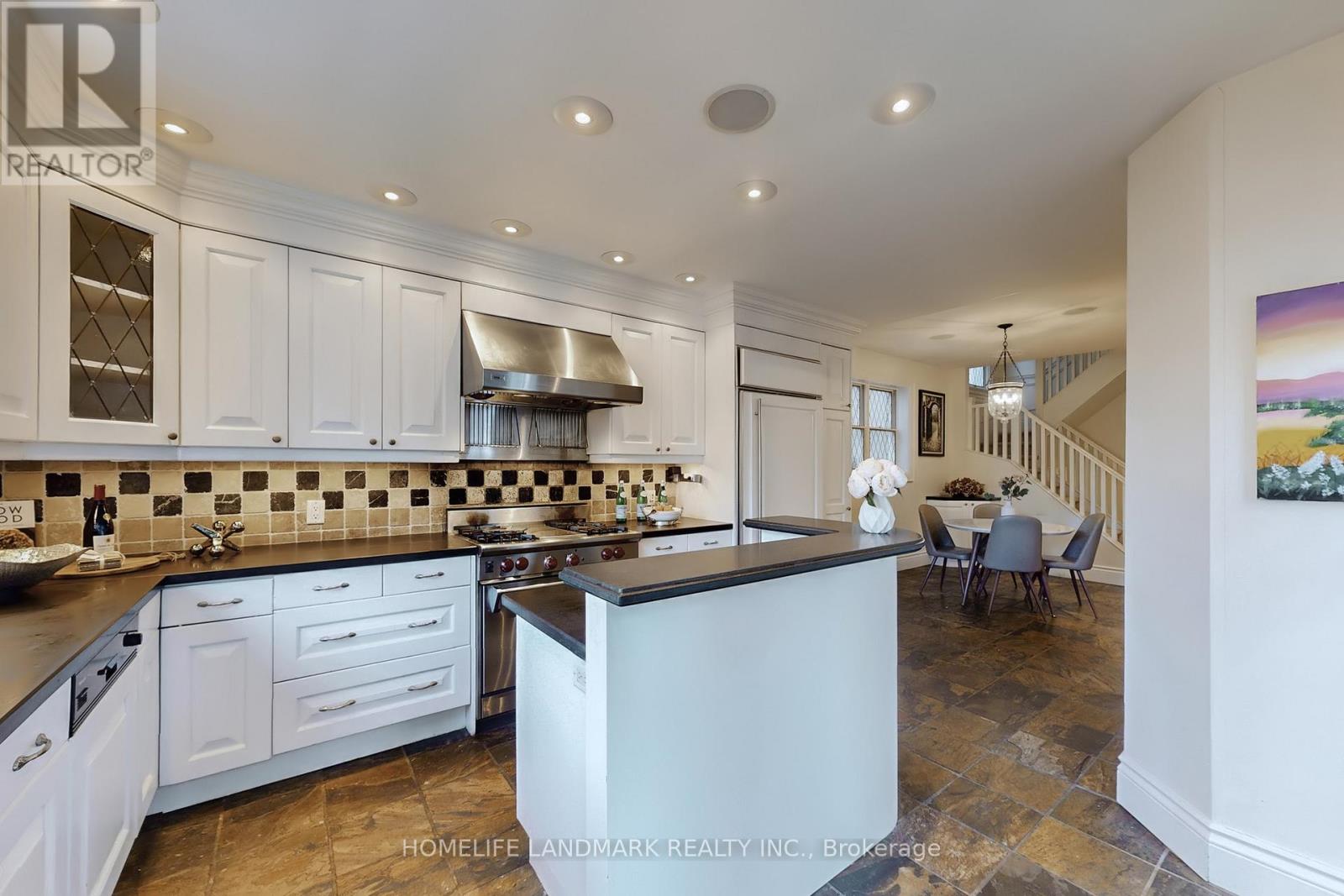 8 Killarney Road, Toronto, Ontario  M5P 1L8 - Photo 10 - C12488310