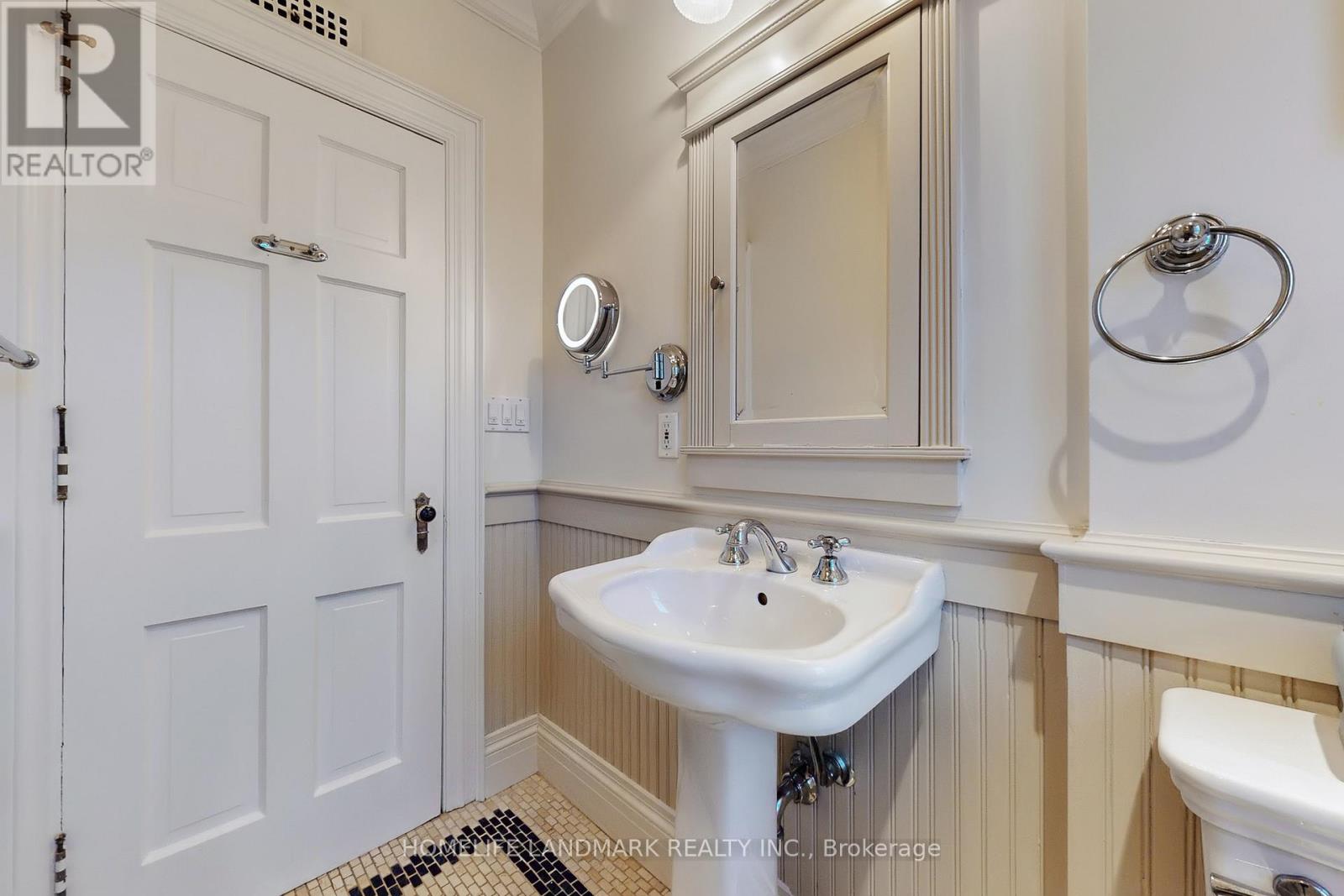 8 Killarney Road, Toronto, Ontario  M5P 1L8 - Photo 29 - C12488310