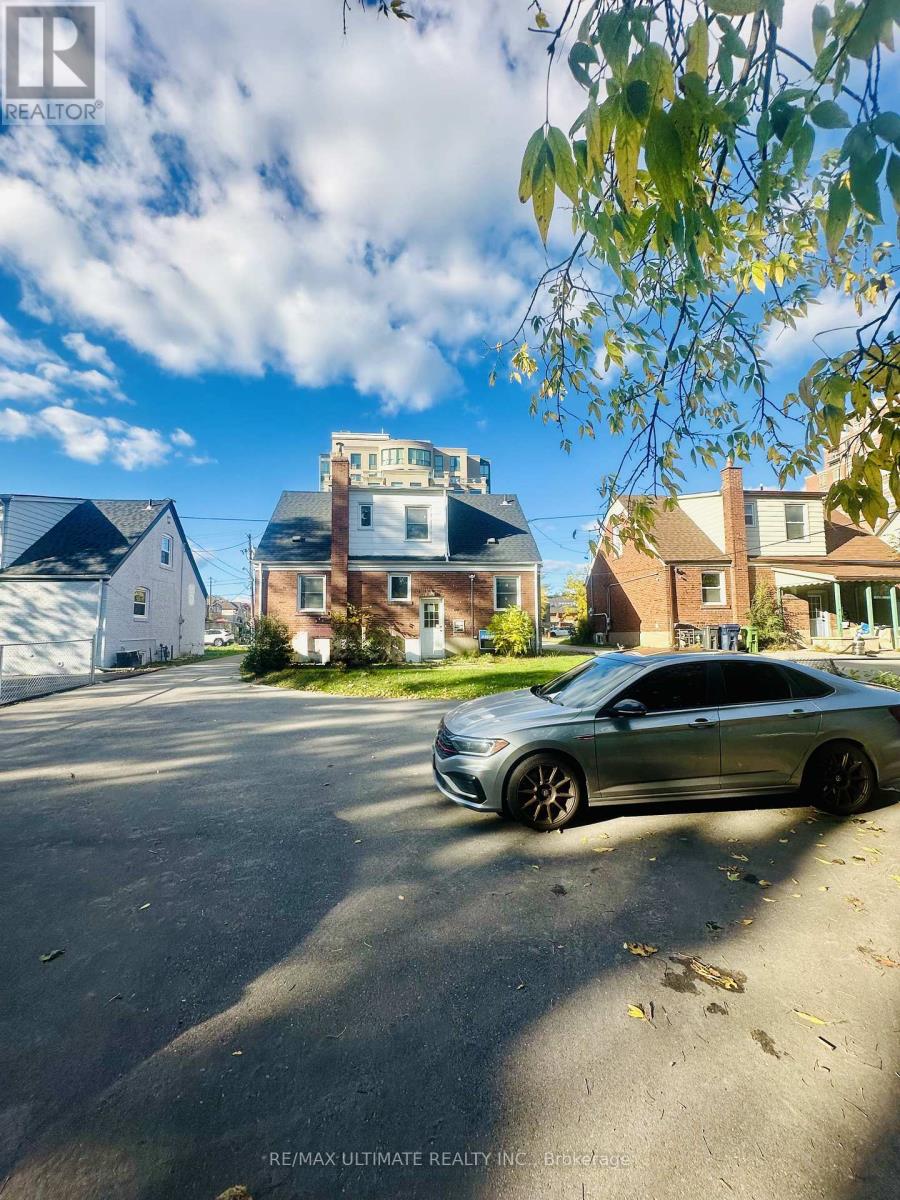315 Sheppard Avenue E, Toronto, Ontario  M2N 3B3 - Photo 3 - C12488494