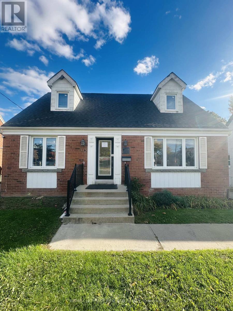 315 SHEPPARD AVENUE E, Toronto, Ontario