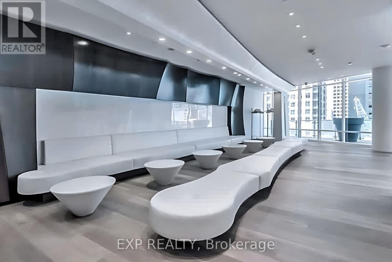 3211 - 1 Bloor Street E, Toronto, Ontario  M4W 1A9 - Photo 2 - C12553820