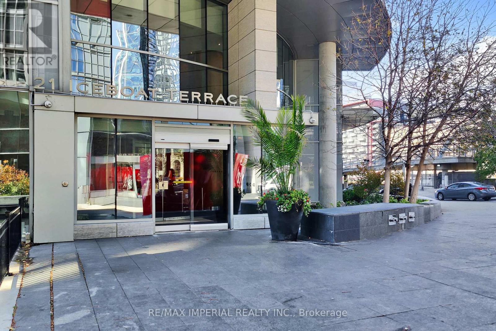 2306 - 21 Iceboat Terrace, Toronto, Ontario  M5V 4A9 - Photo 2 - C12554430