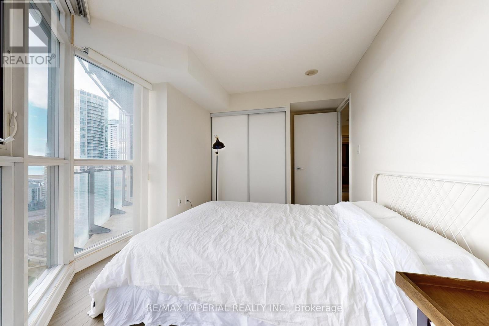 2306 - 21 Iceboat Terrace, Toronto, Ontario  M5V 4A9 - Photo 21 - C12554430