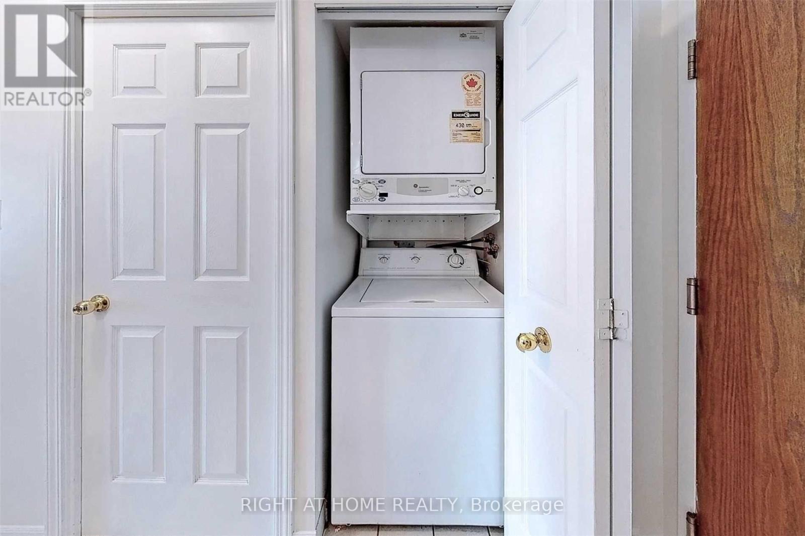 1601 - 7 Lorraine Drive, Toronto, Ontario  M2N 7H2 - Photo 35 - C12711558