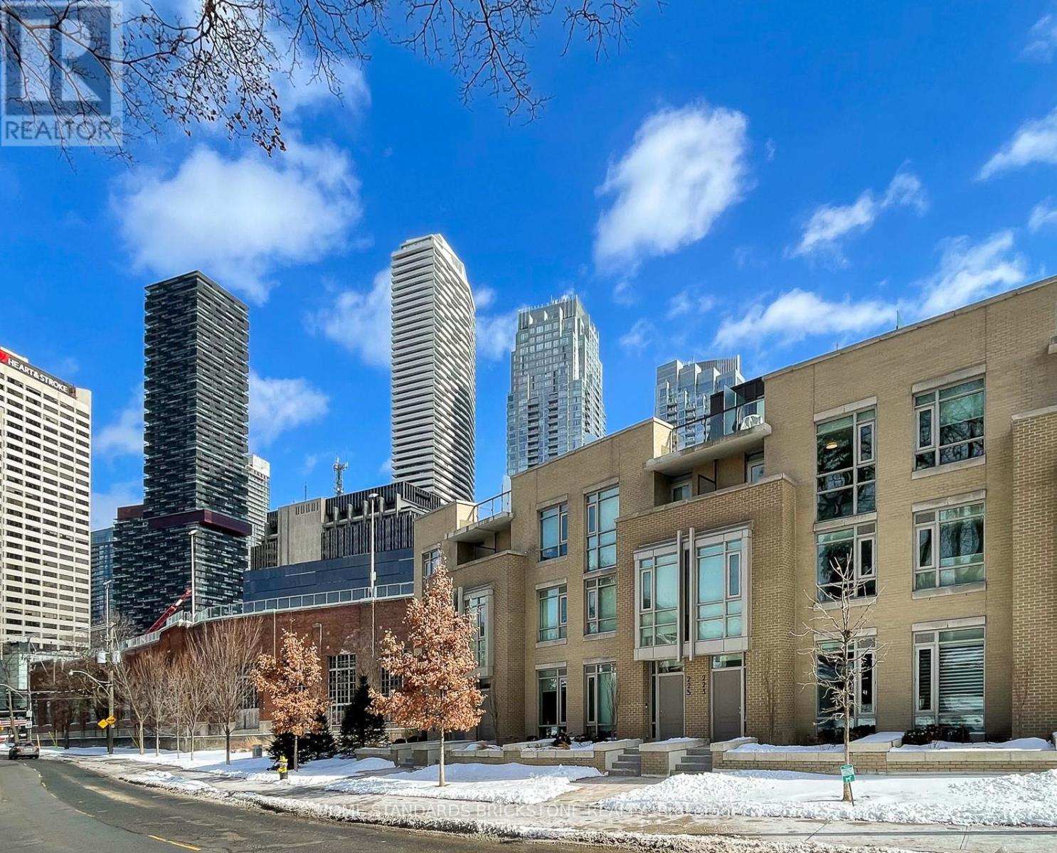 TH121 - 223 DUPLEX AVENUE, Toronto, Ontario