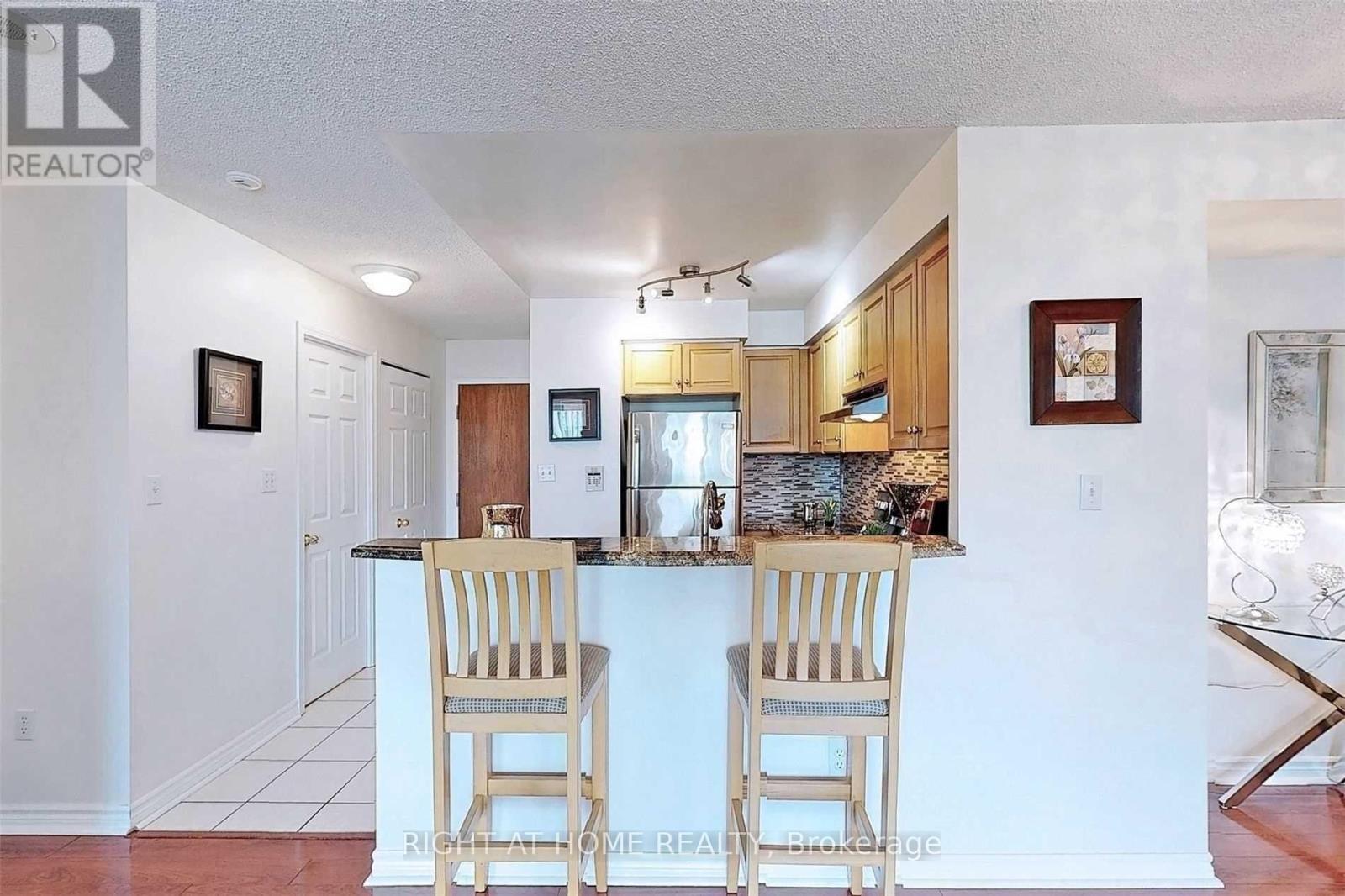 1601 - 7 Lorraine Drive, Toronto, Ontario  M2N 7H2 - Photo 12 - C12711558