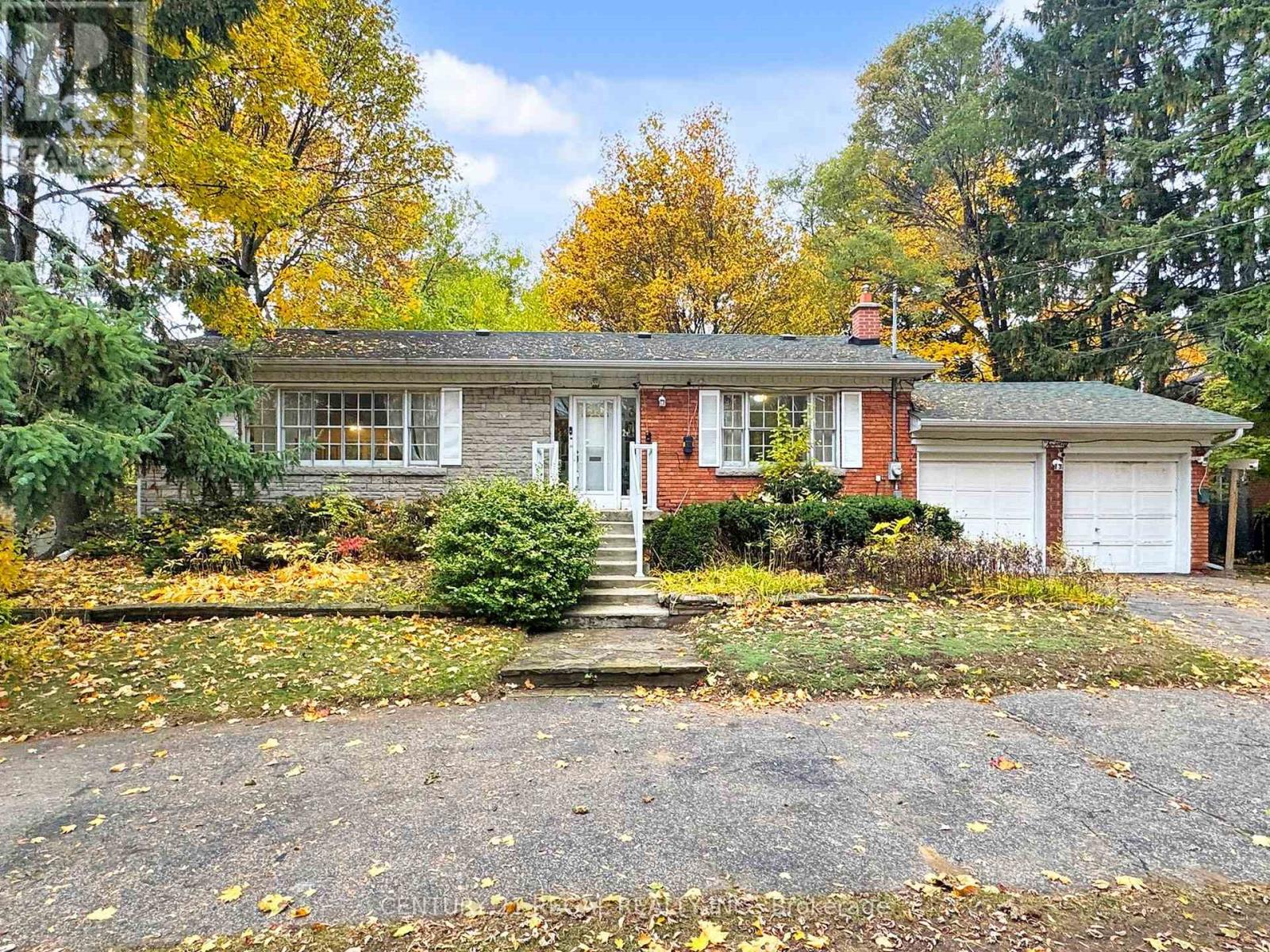 20 WEST HILL DRIVE, Toronto, Ontario