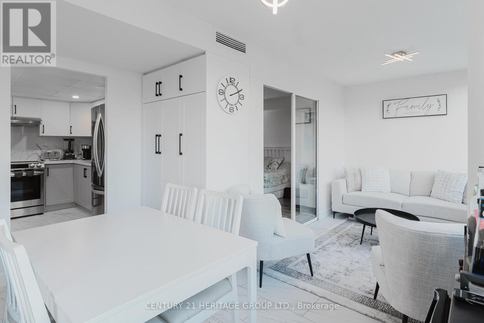 203 - 40 Harding Blvd Boulevard W, Richmond Hill, Ontario  L4C 9S5 - Photo 15 - N12486383