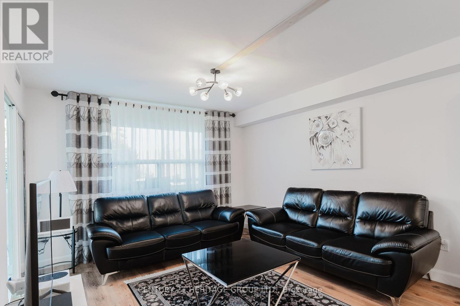 203 - 40 Harding Blvd Boulevard W, Richmond Hill, Ontario  L4C 9S5 - Photo 6 - N12486383