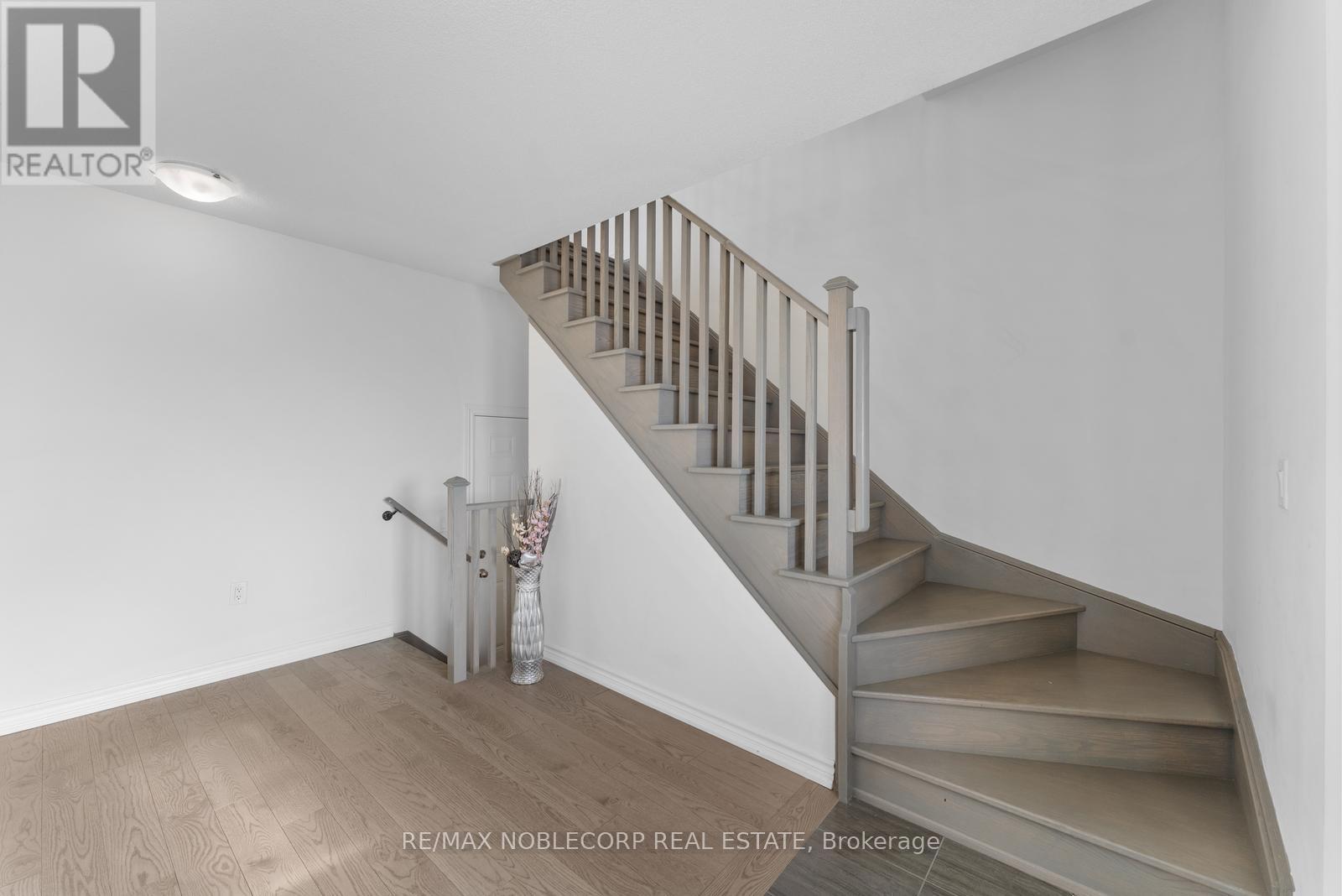 75 Holyrood Crescent, Vaughan, Ontario  L4H 5G2 - Photo 38 - N12487553