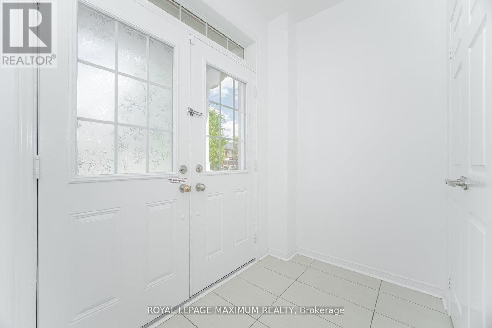 58 Gentile Circle, Vaughan, Ontario  L4H 1G4 - Photo 3 - N12488696