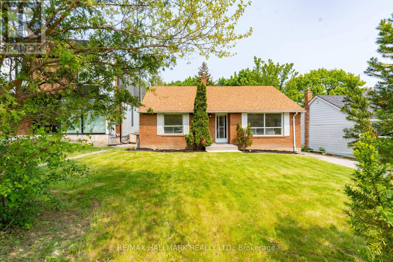 104 Highland Park Boulevard, Markham, Ontario  L3T 1B7 - Photo 2 - N12488352