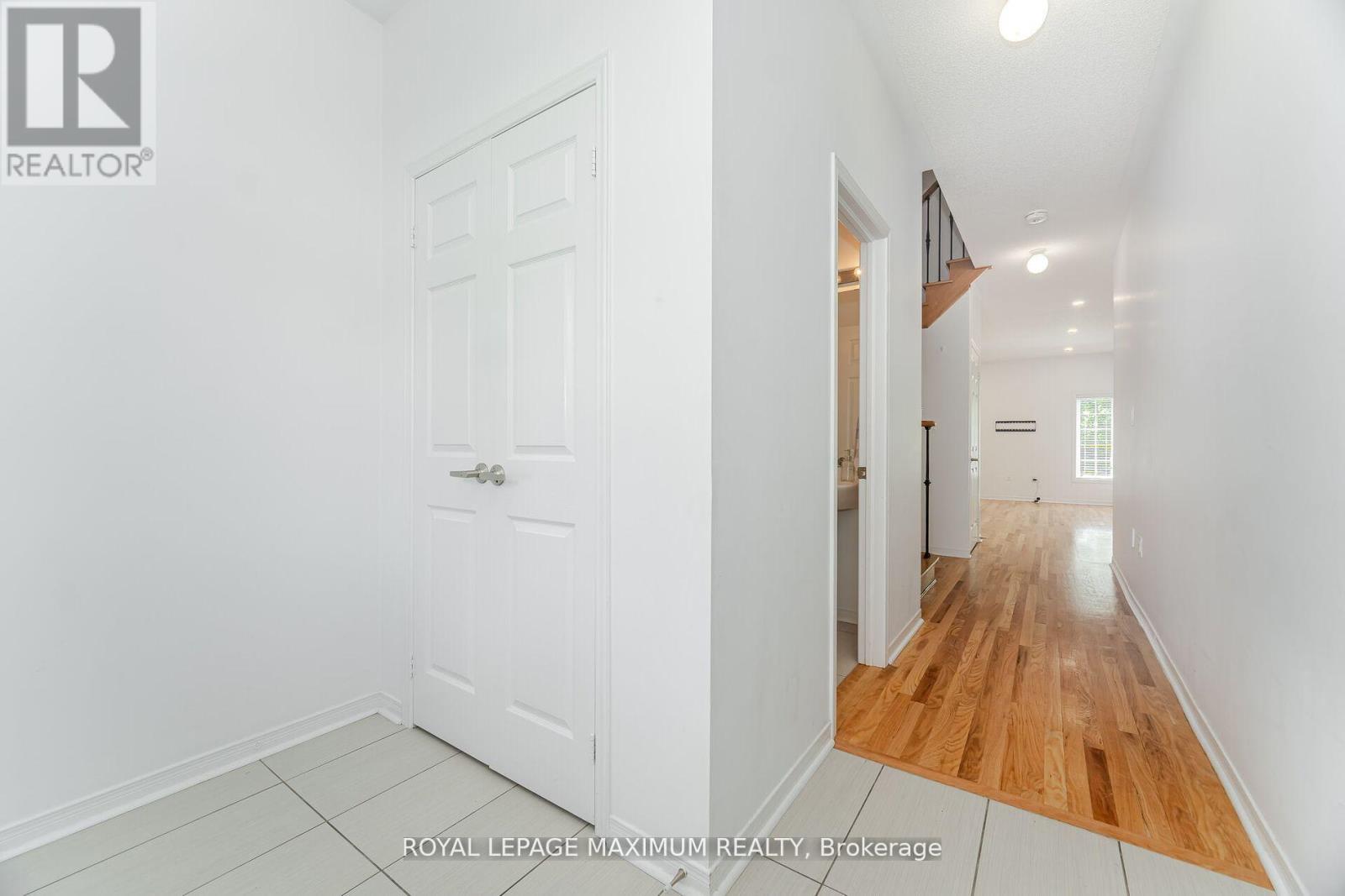 58 Gentile Circle, Vaughan, Ontario  L4H 1G4 - Photo 4 - N12488696