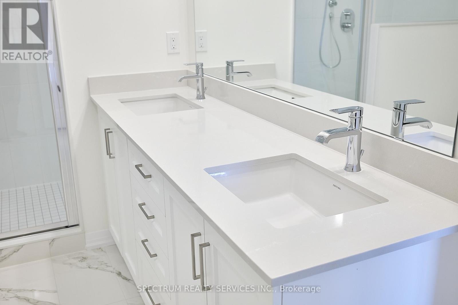 132 Adario Crescent, Vaughan, Ontario  L4H 4P7 - Photo 9 - N12554048