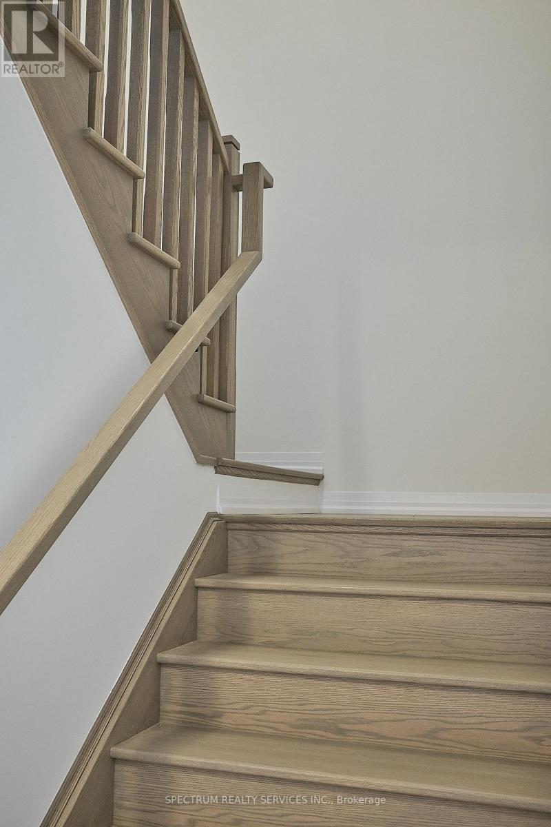 132 Adario Crescent, Vaughan, Ontario  L4H 4P7 - Photo 7 - N12554048