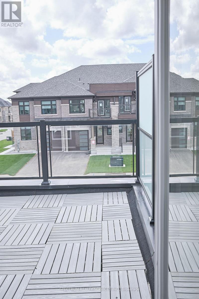 132 Adario Crescent, Vaughan, Ontario  L4H 4P7 - Photo 13 - N12554048