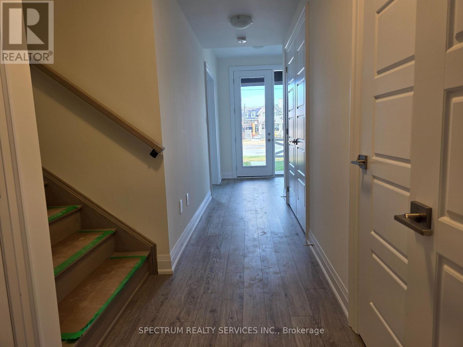 84 Adario Crescent, Vaughan, Ontario L4H 4P7 - Photo 5 - N12554086