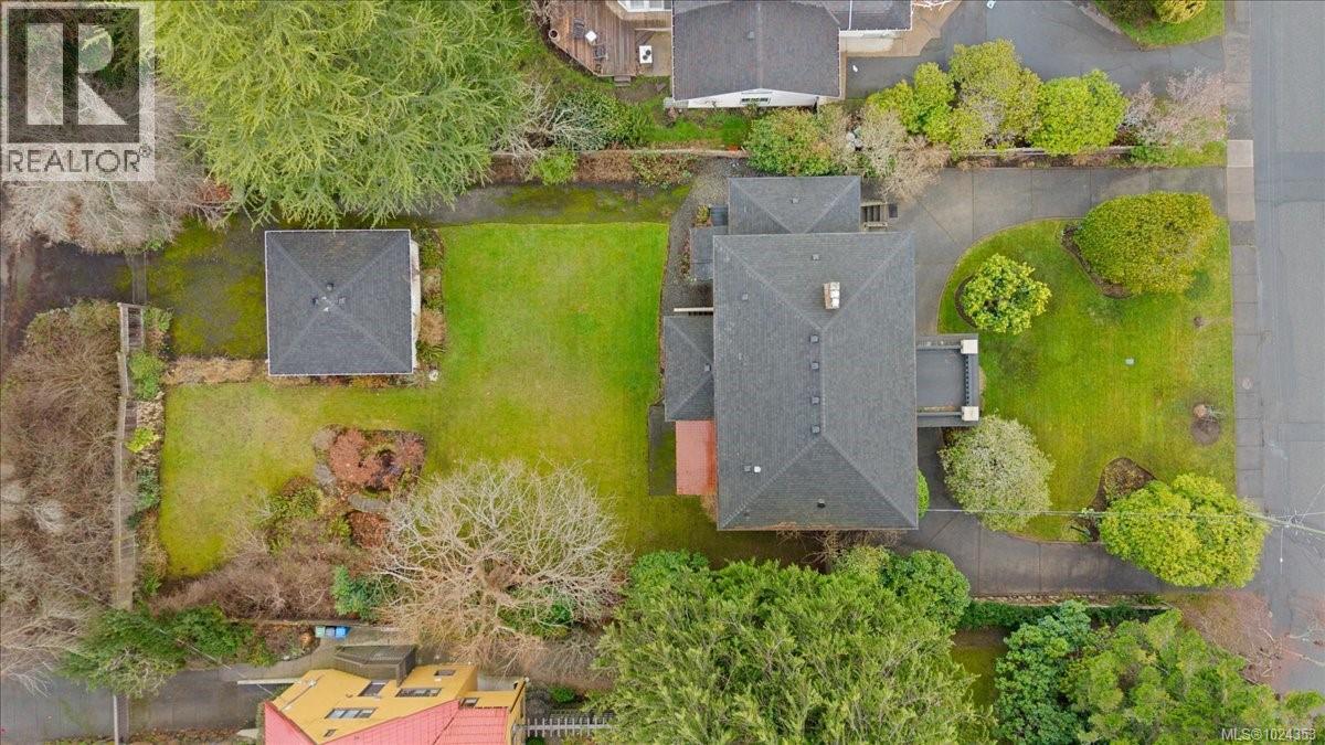 602 Newport Ave, Oak Bay, British Columbia  V8S 5C7 - Photo 3 - 1024353