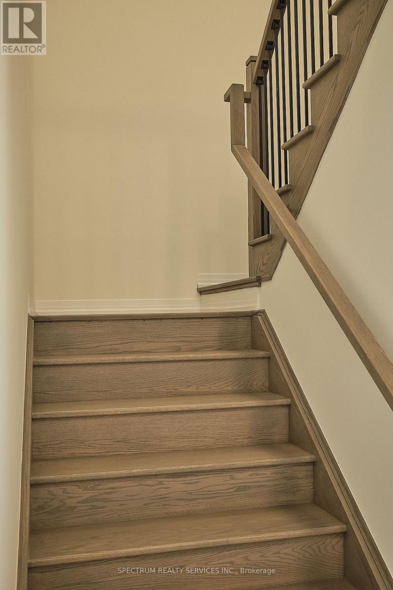 136 Adario Crescent, Vaughan, Ontario  L4H 4P7 - Photo 7 - N12554040