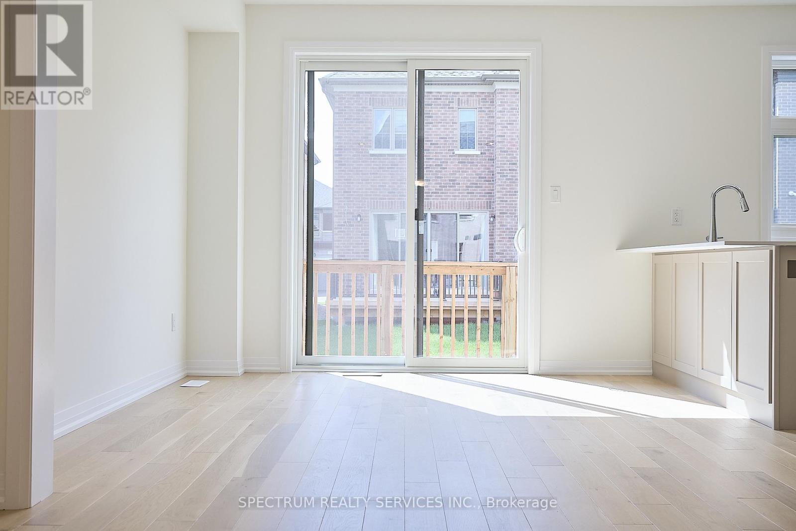 87 Adario Crescent, Vaughan, Ontario L4H 4P7 - Photo 4 - N12554060