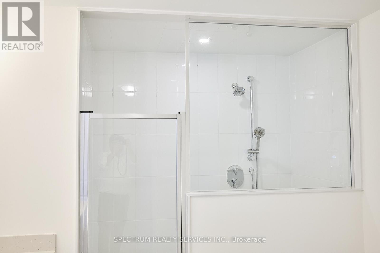 136 Adario Crescent, Vaughan, Ontario  L4H 4P7 - Photo 11 - N12554040