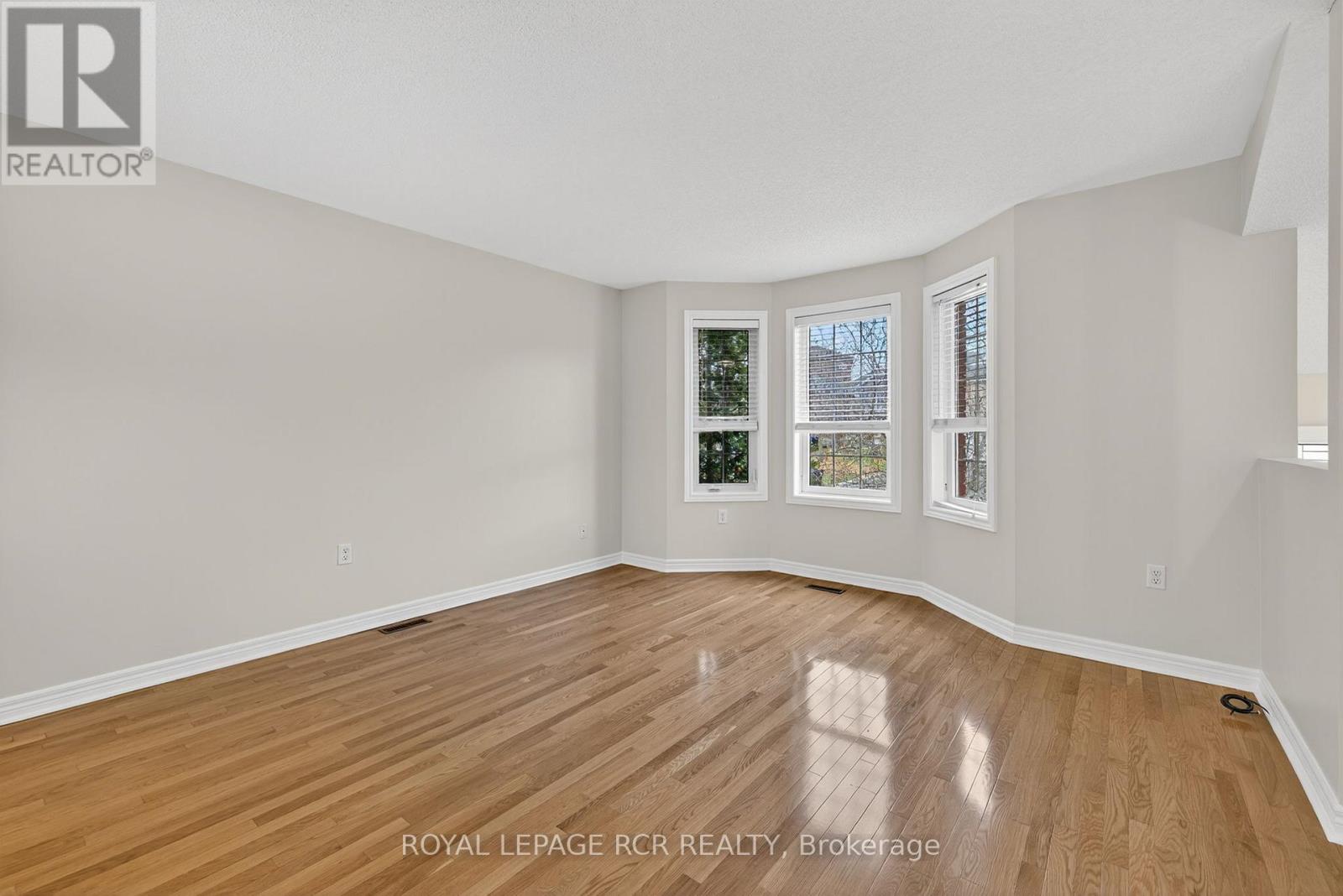 29 Archer Avenue, Bradford West Gwillimbury, Ontario  L3Z 2Y3 - Photo 8 - N12585232