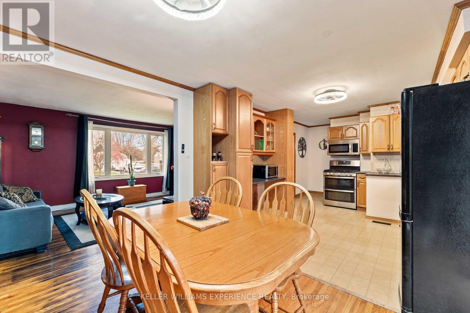 246 Calford Street, Essa, Ontario  L0M 1B0 - Photo 7 - N12554762