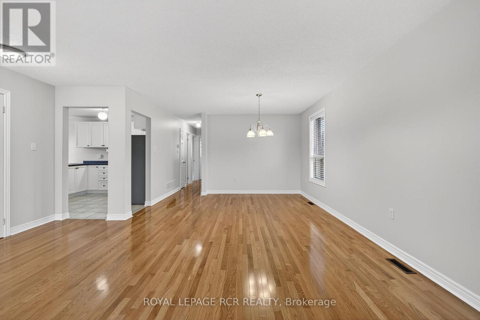 29 Archer Avenue, Bradford West Gwillimbury, Ontario  L3Z 2Y3 - Photo 7 - N12585232