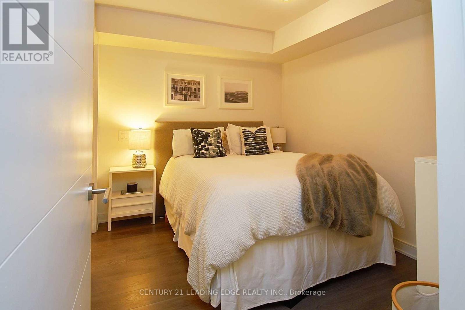 1001 - 525 Adelaide Street W, Toronto, Ontario  M5V 0N7 - Photo 10 - C12738164