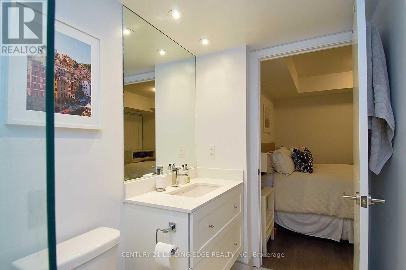 1001 - 525 Adelaide Street W, Toronto, Ontario  M5V 0N7 - Photo 12 - C12738164