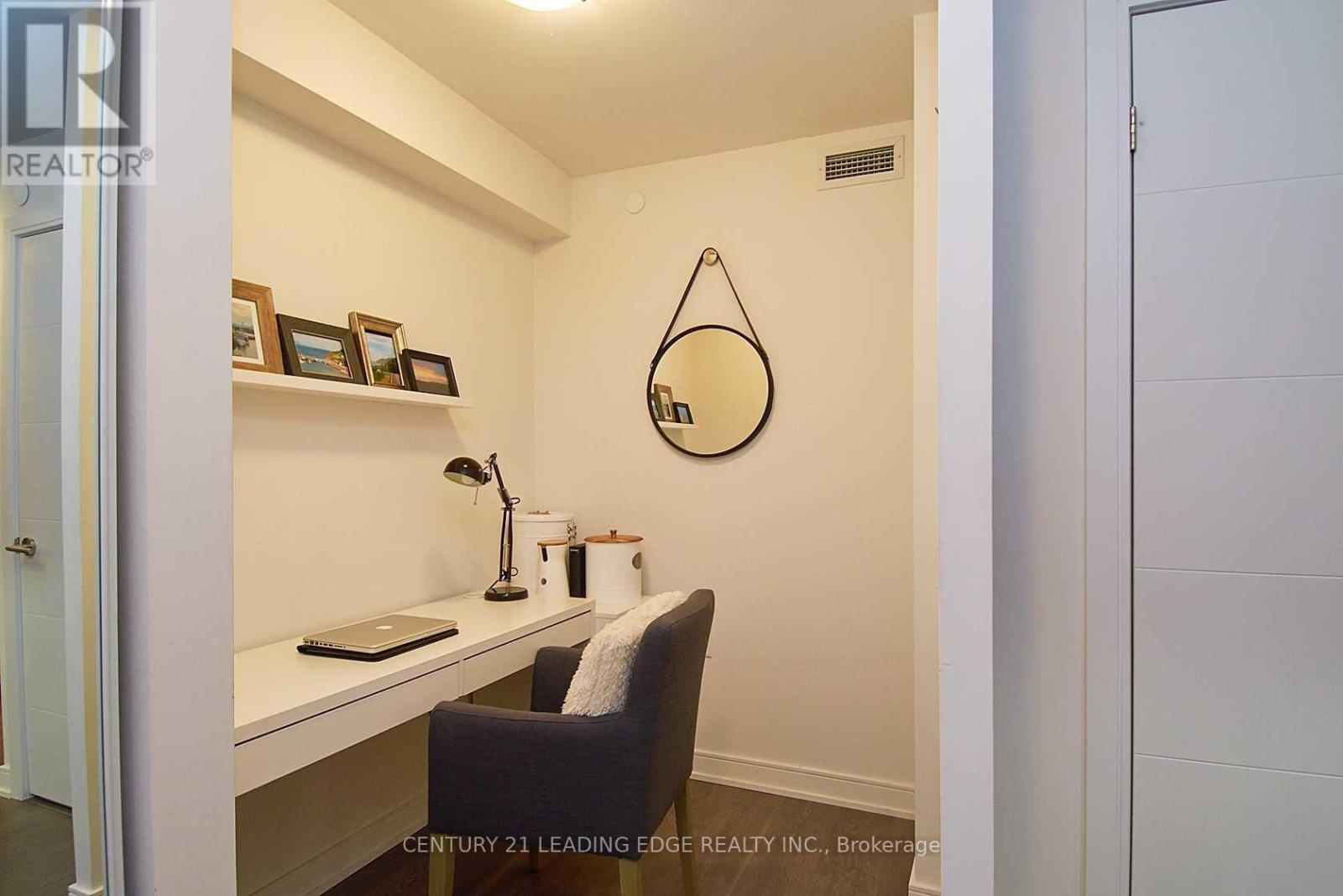 1001 - 525 Adelaide Street W, Toronto, Ontario  M5V 0N7 - Photo 4 - C12738164