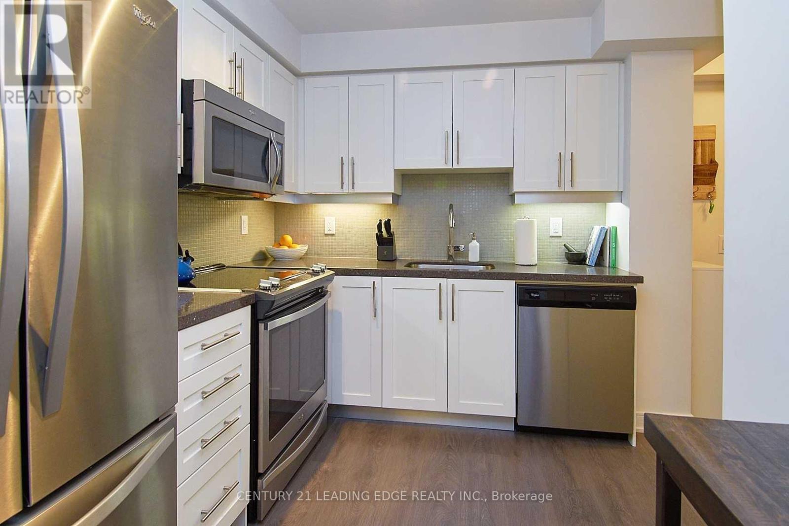 1001 - 525 Adelaide Street W, Toronto, Ontario  M5V 0N7 - Photo 6 - C12738164