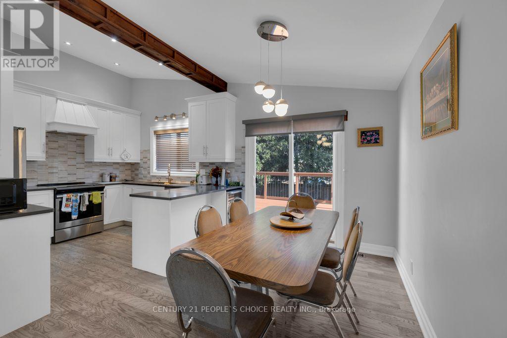 71 Bay Sands Drive, Wasaga Beach, Ontario  L9Z 1V1 - Photo 10 - S12554768